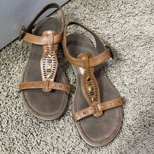 Natural Soul sandals